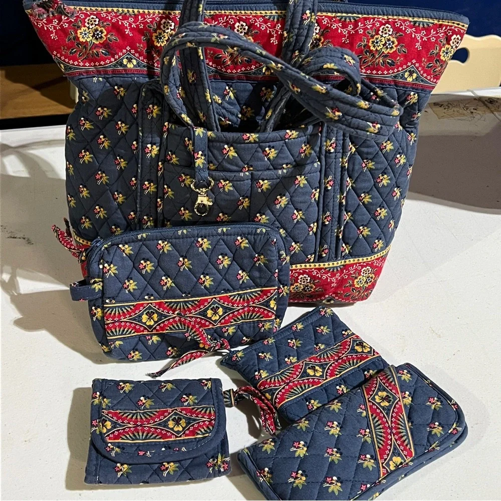 Vera Bradley Retired Quilted Tote Set Emily - Navy and Red - Picture 1 of 1